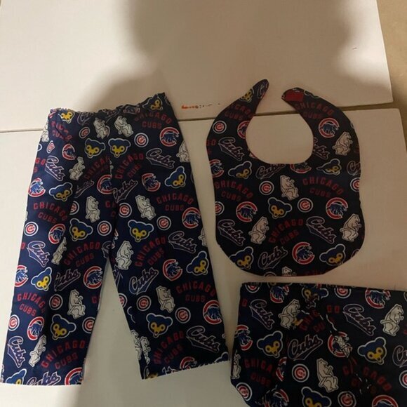 Chicago Cubs Pants, Gift Bag, Bib 12 Months - Picture 1 of 4